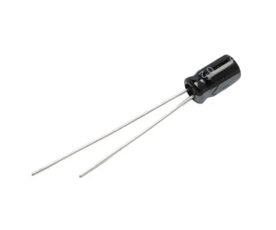 63-4989-45　RS PRO 100nF 50V dc Aluminium Electrolytic Capacitor, Through Hole 4 (Dia.) x 7mm +105°C 4mm 1.5mm 7mm　707-5648