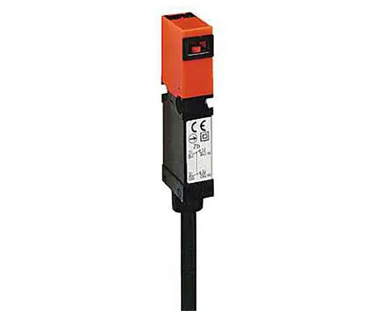 63-7028-08　XCSMP Interlock, Polyamide, 2NC/1NO　XCSMP70L5