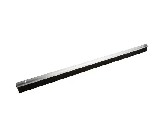 63-7546-53　Stormguard Brush Strip　02RS0190838A