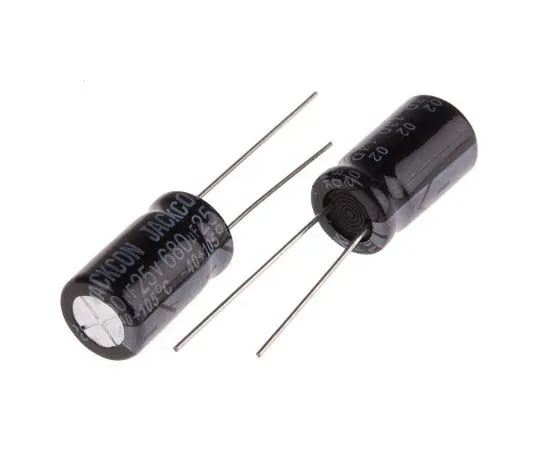 63-7736-84　RS PRO 680μF 25V dc Aluminium Capacitors, Through Hole 10 (Dia.) x 17mm +105°C 10mm 5mm 17mm　173-0274