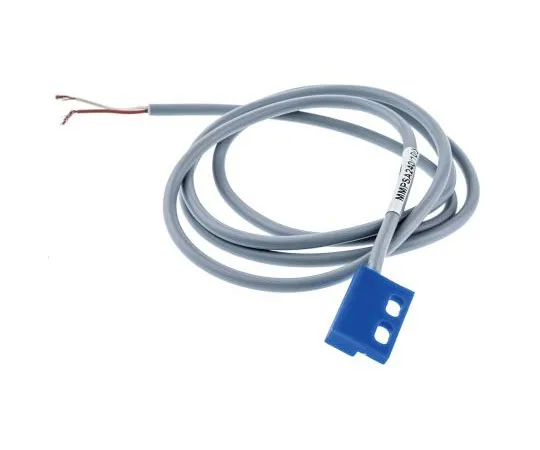 63-7636-42　Assemtech Reed Switch Rectangular 400V, NO, 500 mA　MMPSA 240/100